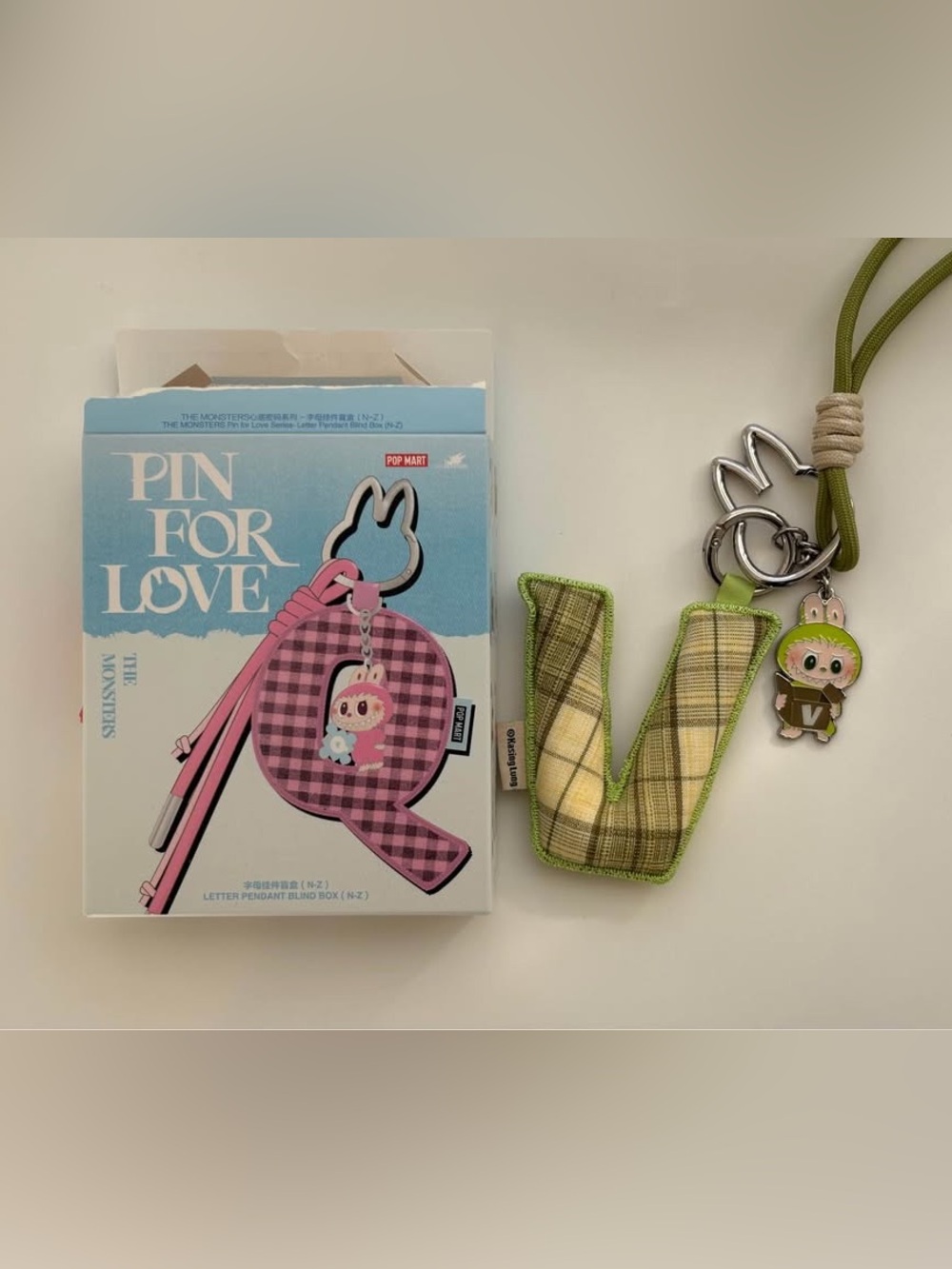 💚 POP MART THE MONSTERS Pin For Love Letter Pendant Lette V Blind Box Keychain